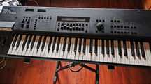Syntezator Yamaha SY85