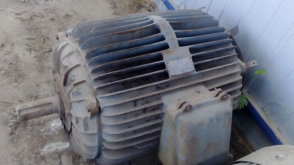 silnik elektryczny 90kw 2965 obrotów