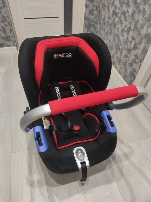 Автокрісло sparco 0-13 кг з системою isofix та шасі