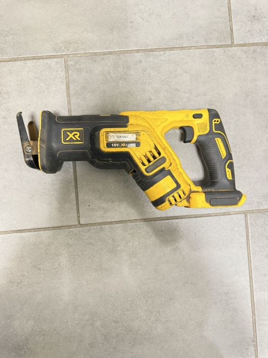 Pilarka szablasta lisoca dewalt
