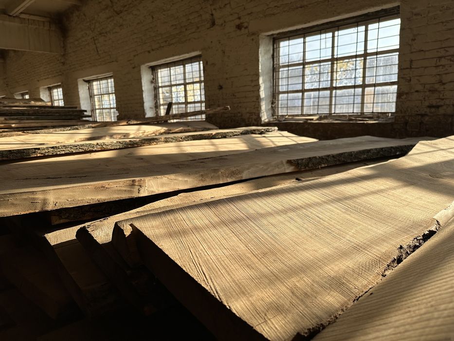 Дошка суха необрізна ясен дуб