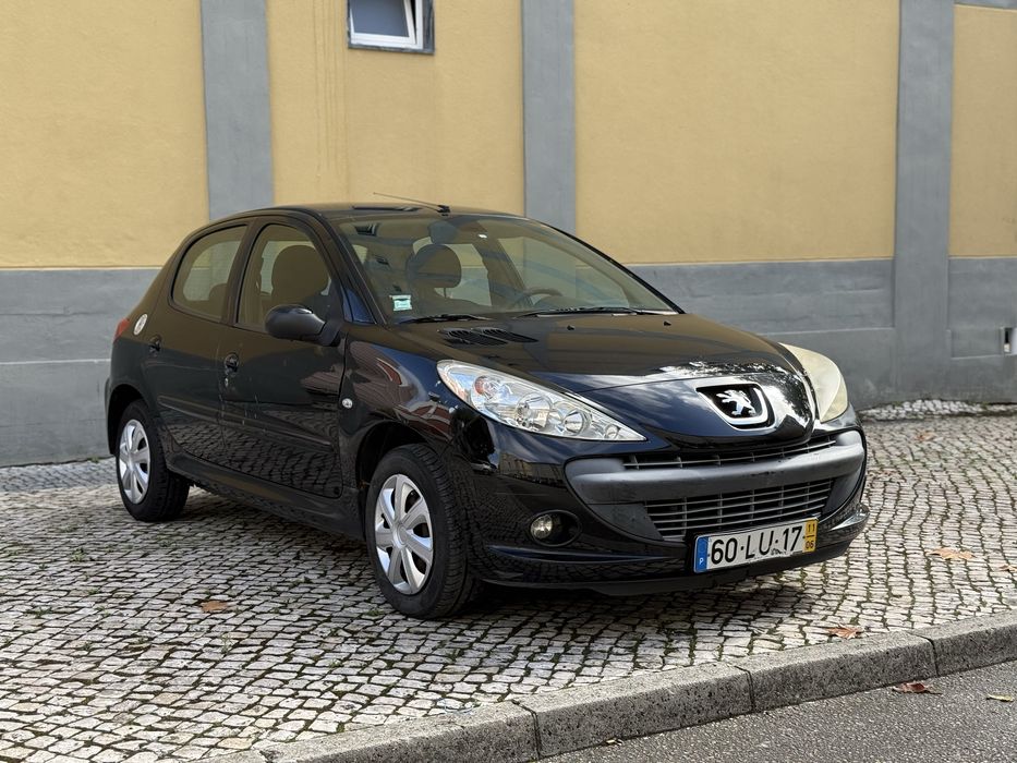 Peugeot 206+ 1.1i C/AC Nacional 2011.