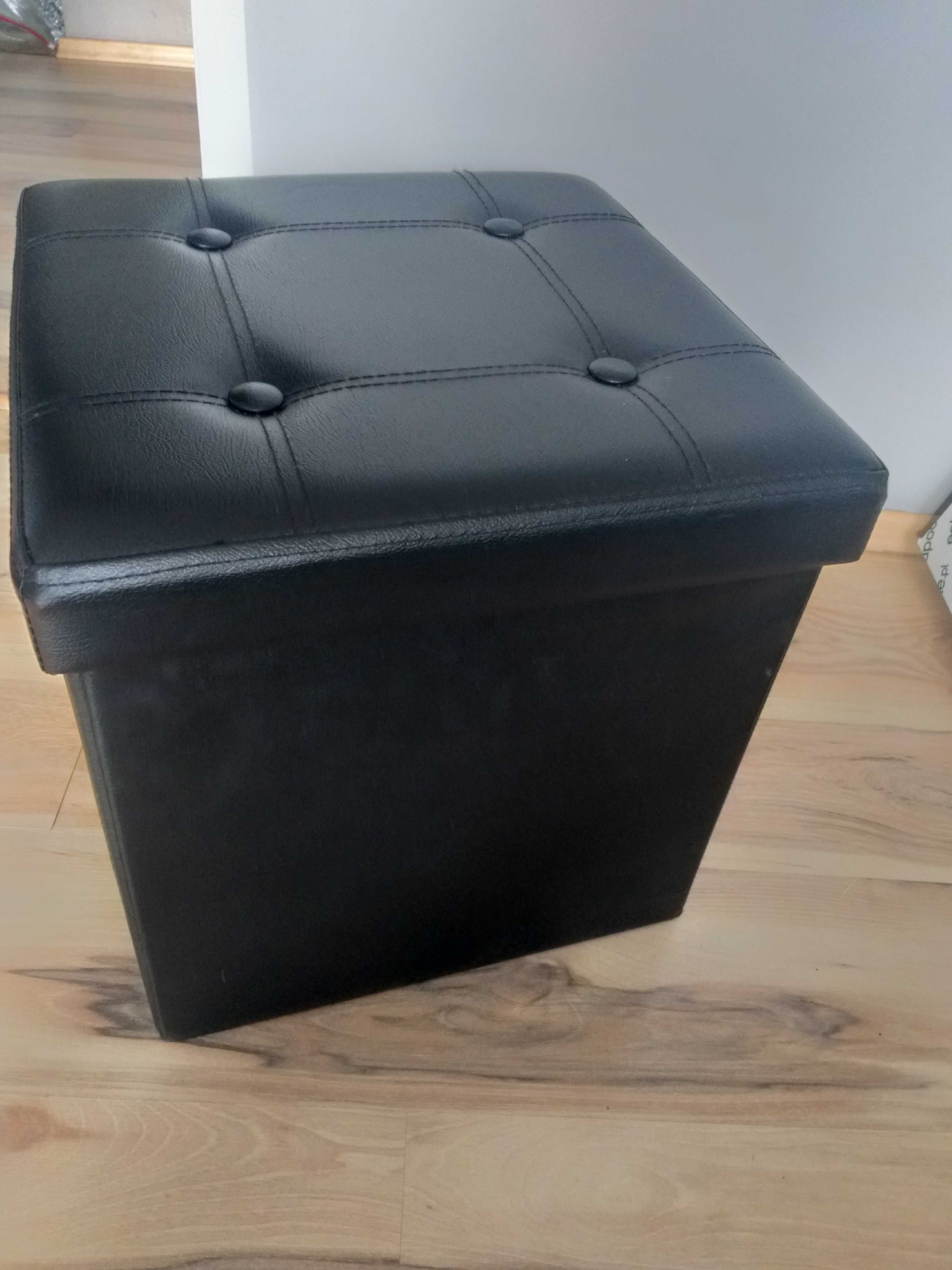 Czarna składana pufa do siedzenia i przechowywania