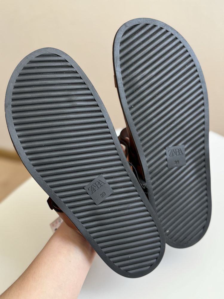 Трендові шльопанці Zara 39 розмір