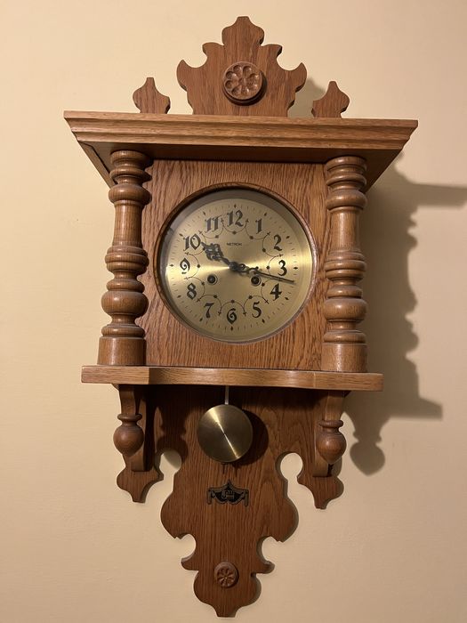 Zegar Metron Jarocin wahadłowy wiszący dąb