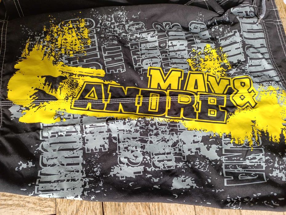 Krótkie spodenki szorty
Yellow Graffiti kastom vintage 
Rozm S