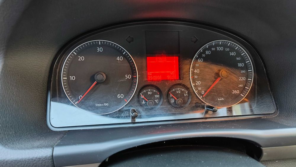 Volkswagen Touran 2009 р. • 2.0 TDI • Автомат