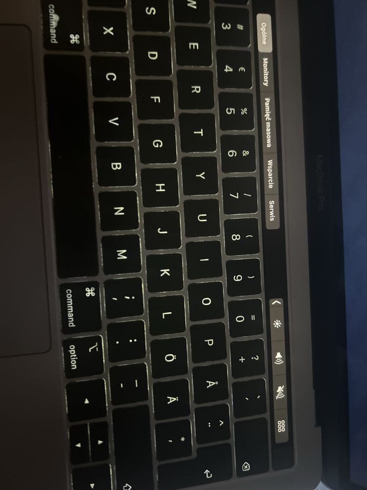 Macbook pro 2018 z paskiem dotykowym