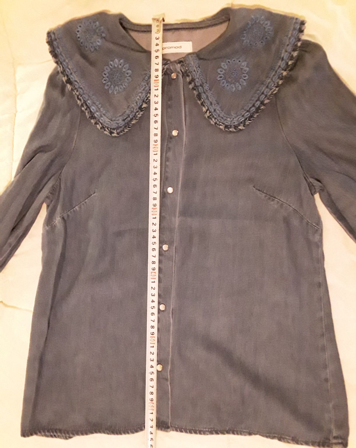 Blusa/Camisa de ganga, para senhora, com bordados, da Promod
