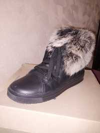 Продам зимние кожаные ботиночки Bartek