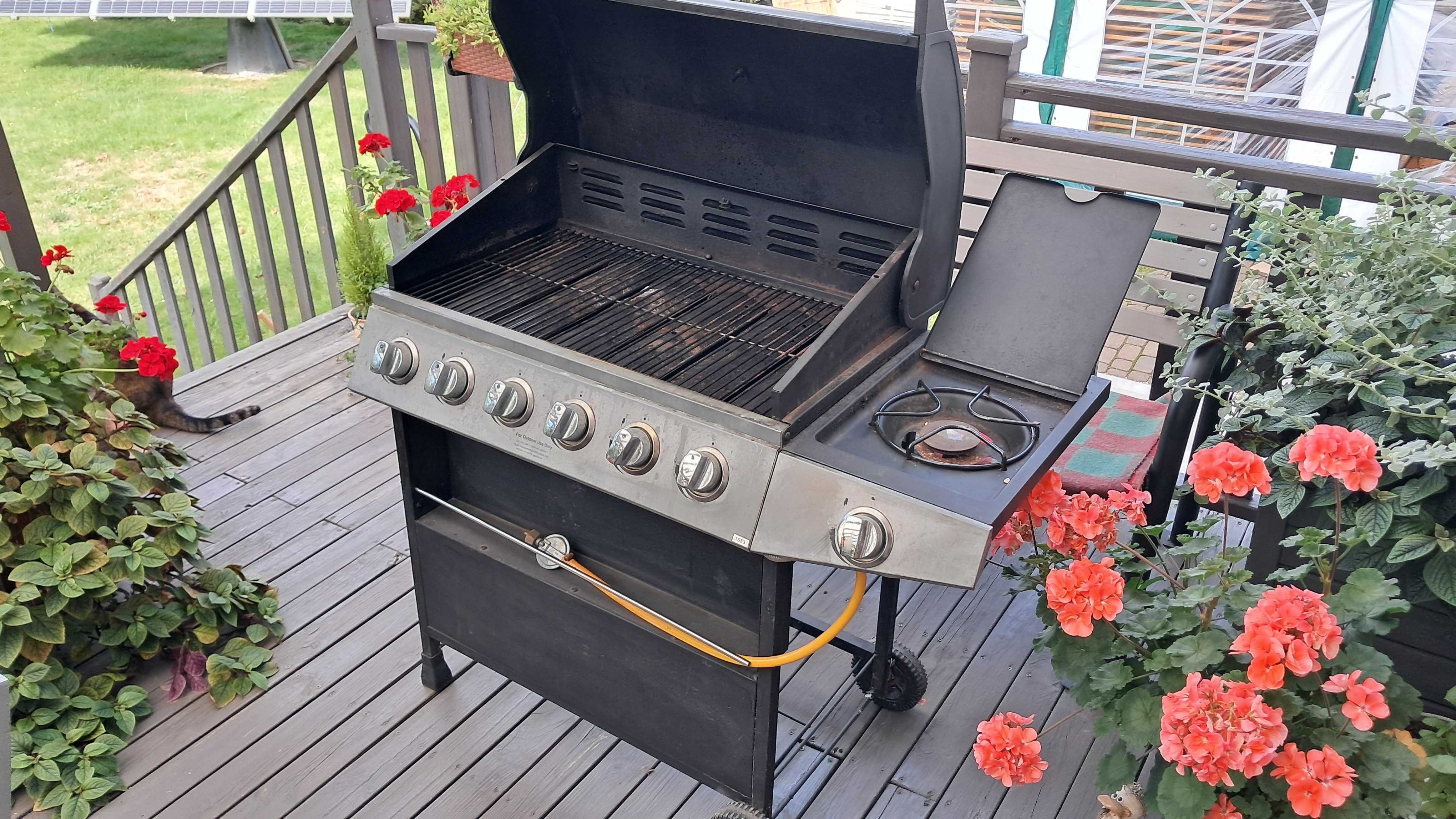 Grill gazowy 6 palnikow+jeden