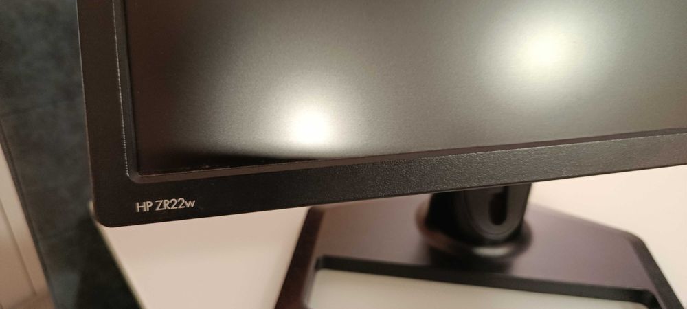 Monitor HP ZR22w