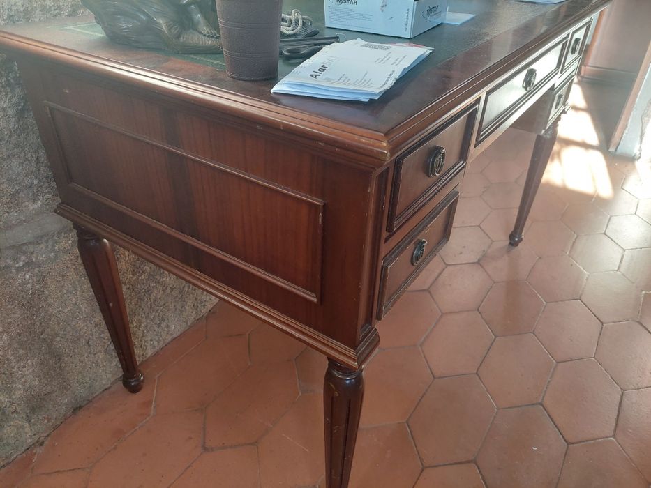 Secretária clássica