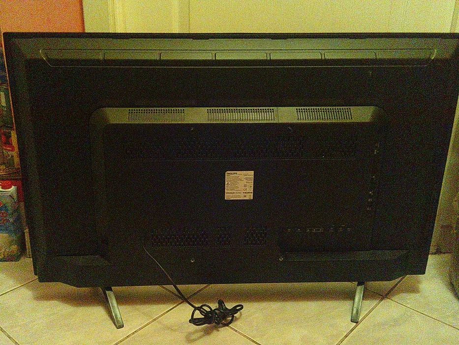 Philips 42 cale, led, full HD, DVB-T2 H.265, HDMI, USB, nowy pilot.