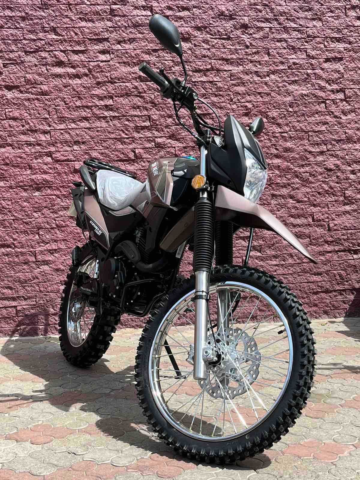 Мотоцикл SHINERAY XY250GY-6C Light