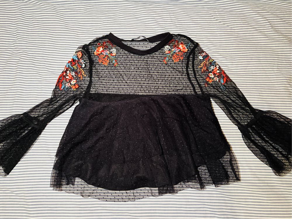 bluzka mgiełka szyfon cekiny kwiaty czarna Bershka r. M
