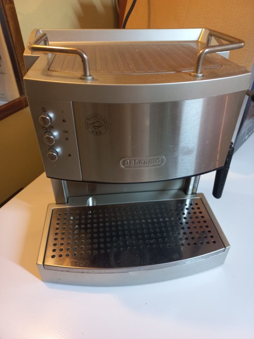 Ekspres do kawy delonghi