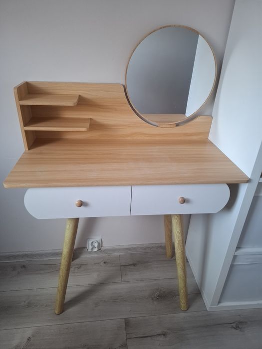 Biurko/toaletka z lustrem