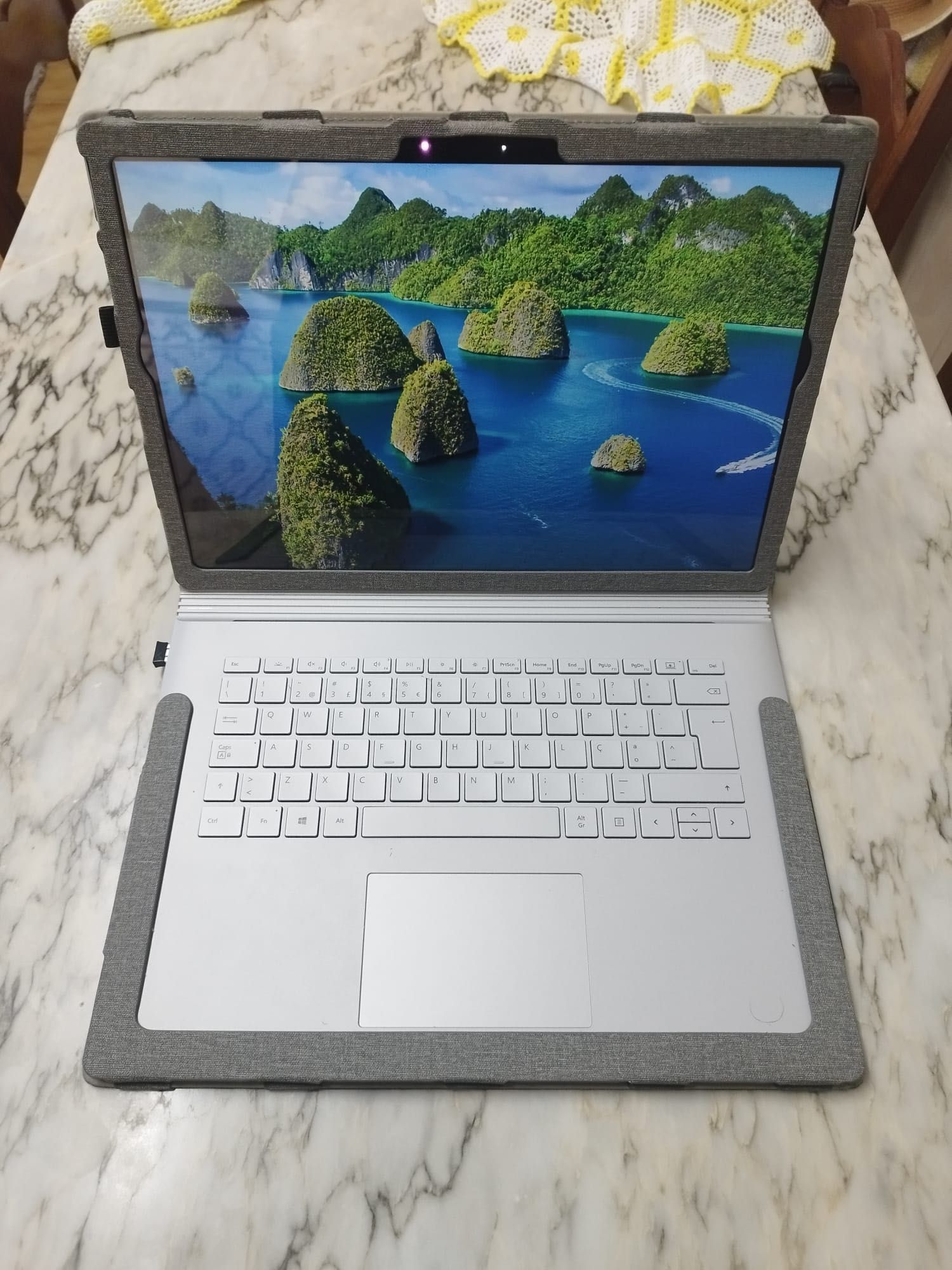 Microsoft Surface Book 3 – 15" | i7, 16GB RAM, 256GB SSD, GTX 1660 Ti