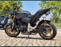 Honda hornet 6000