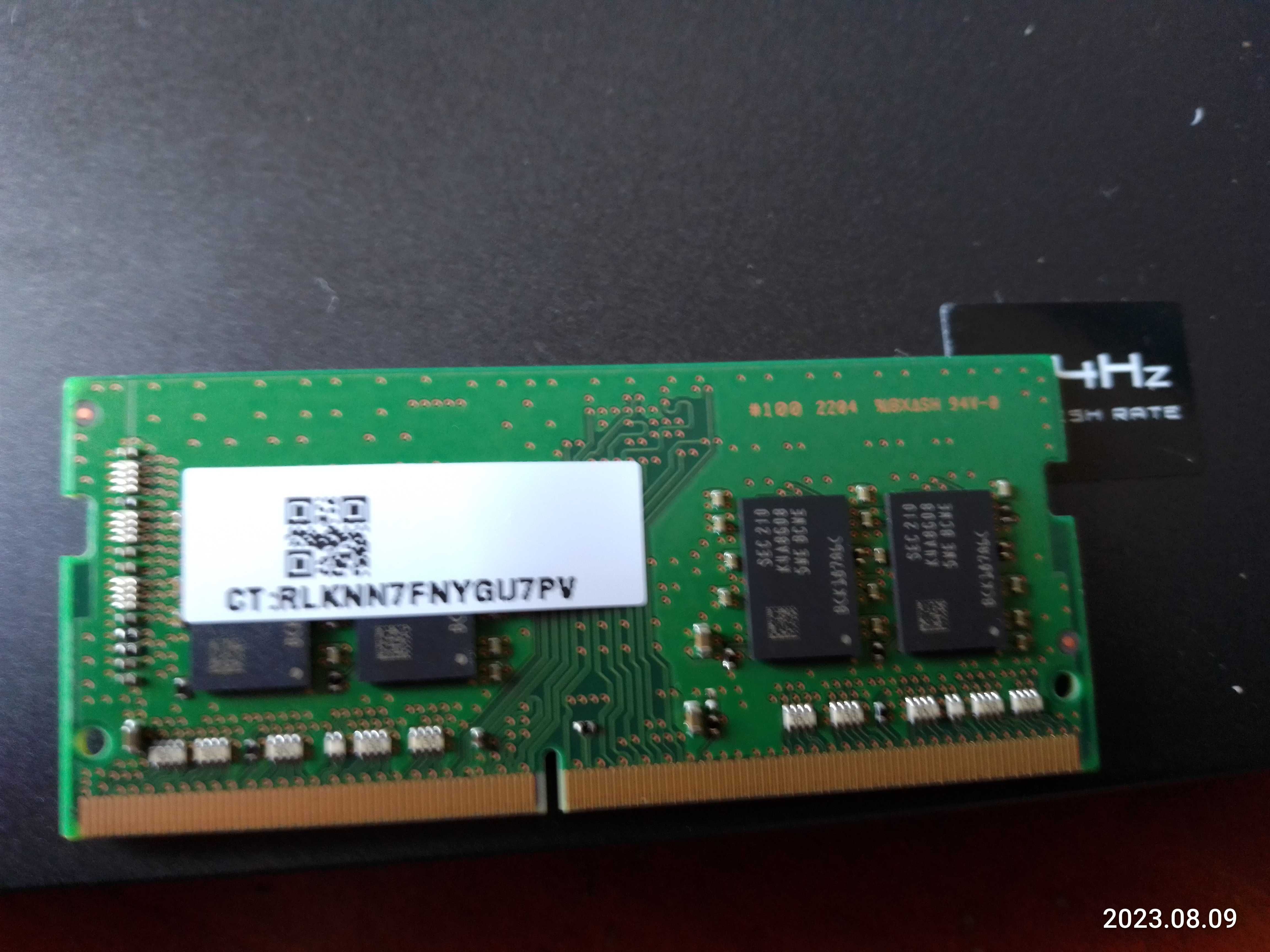 Оперативна пам'ять для ноутбука. 16Gb  2 планки по 8 DDR4 3200 Samsung