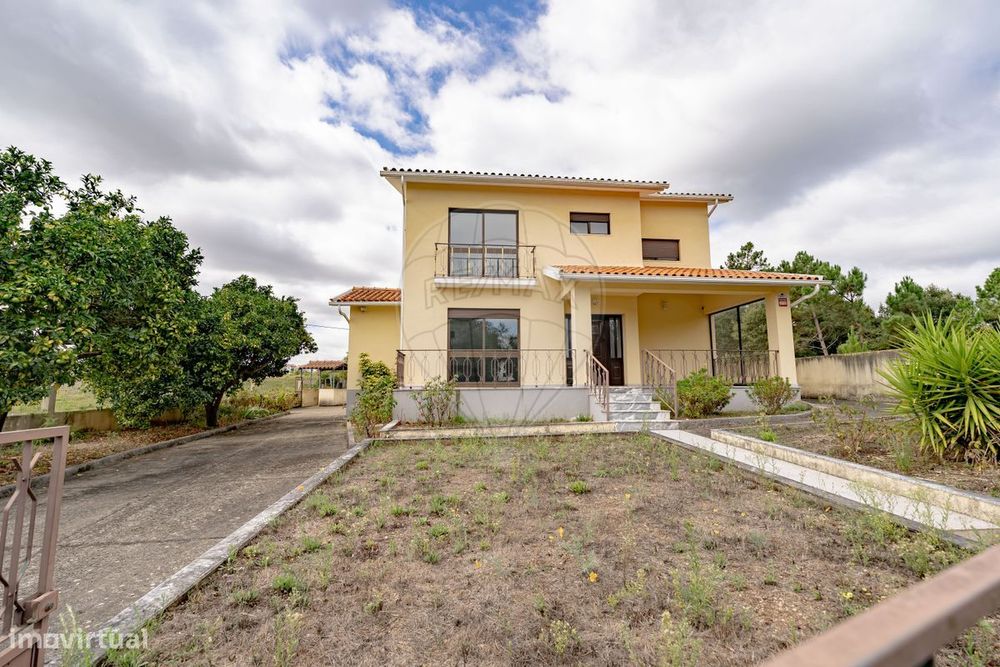 Moradia T4 para venda