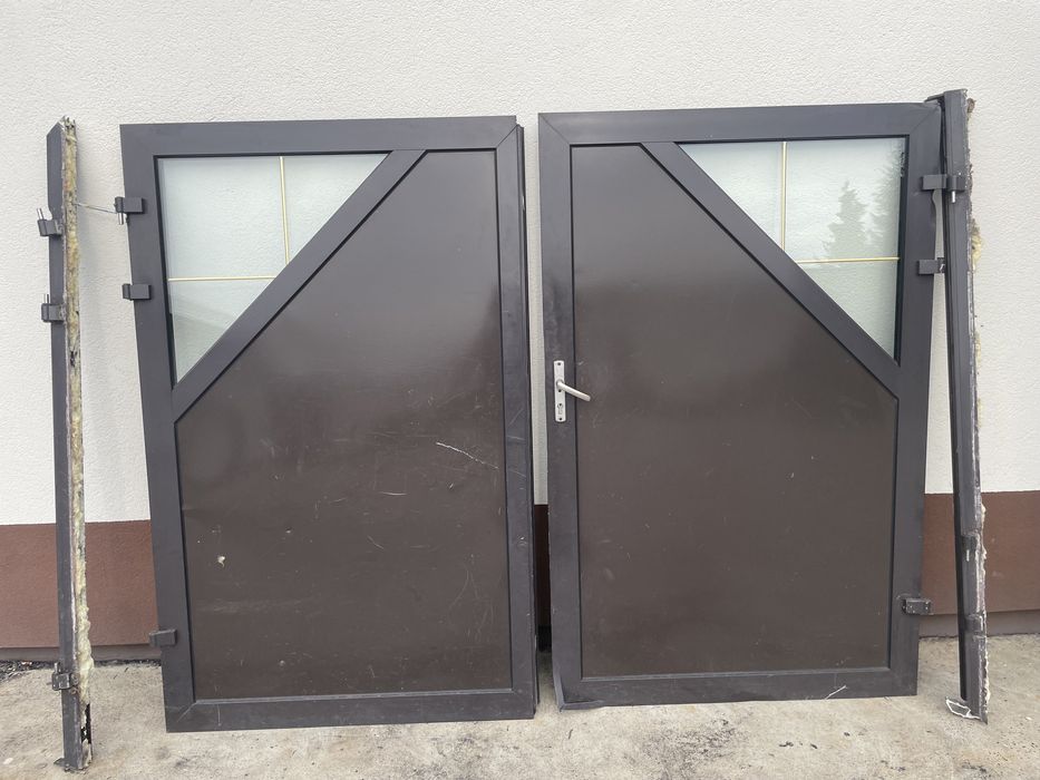 Drzwi używane garażowe aluminiowe