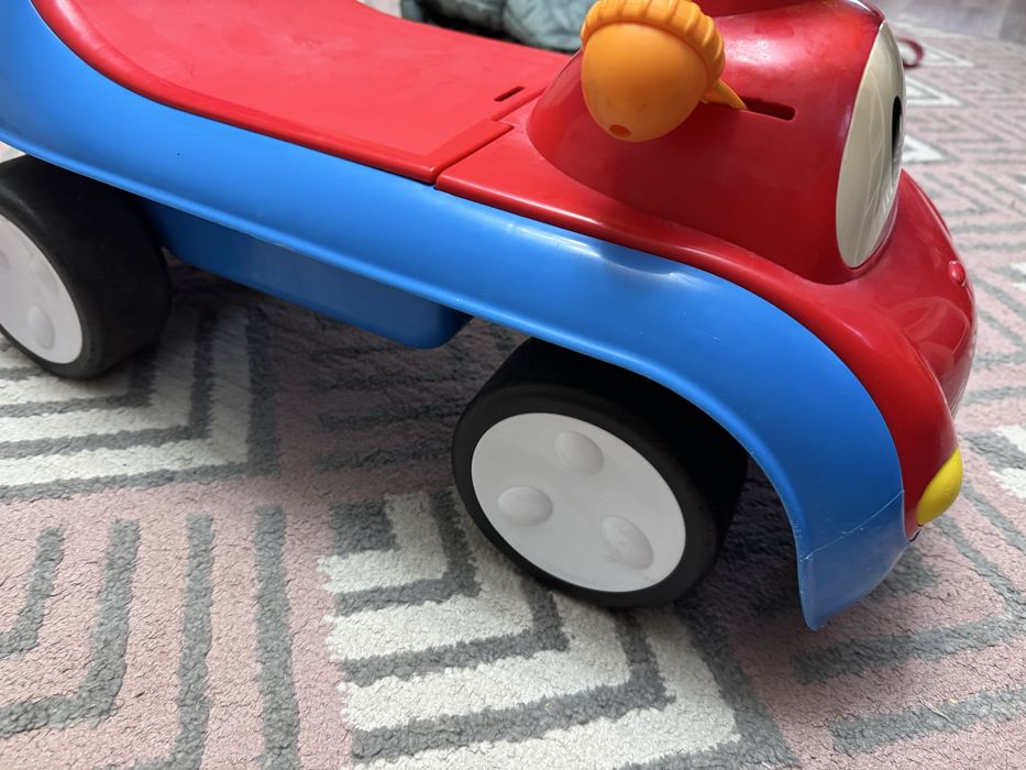 Толокар машинка chicco