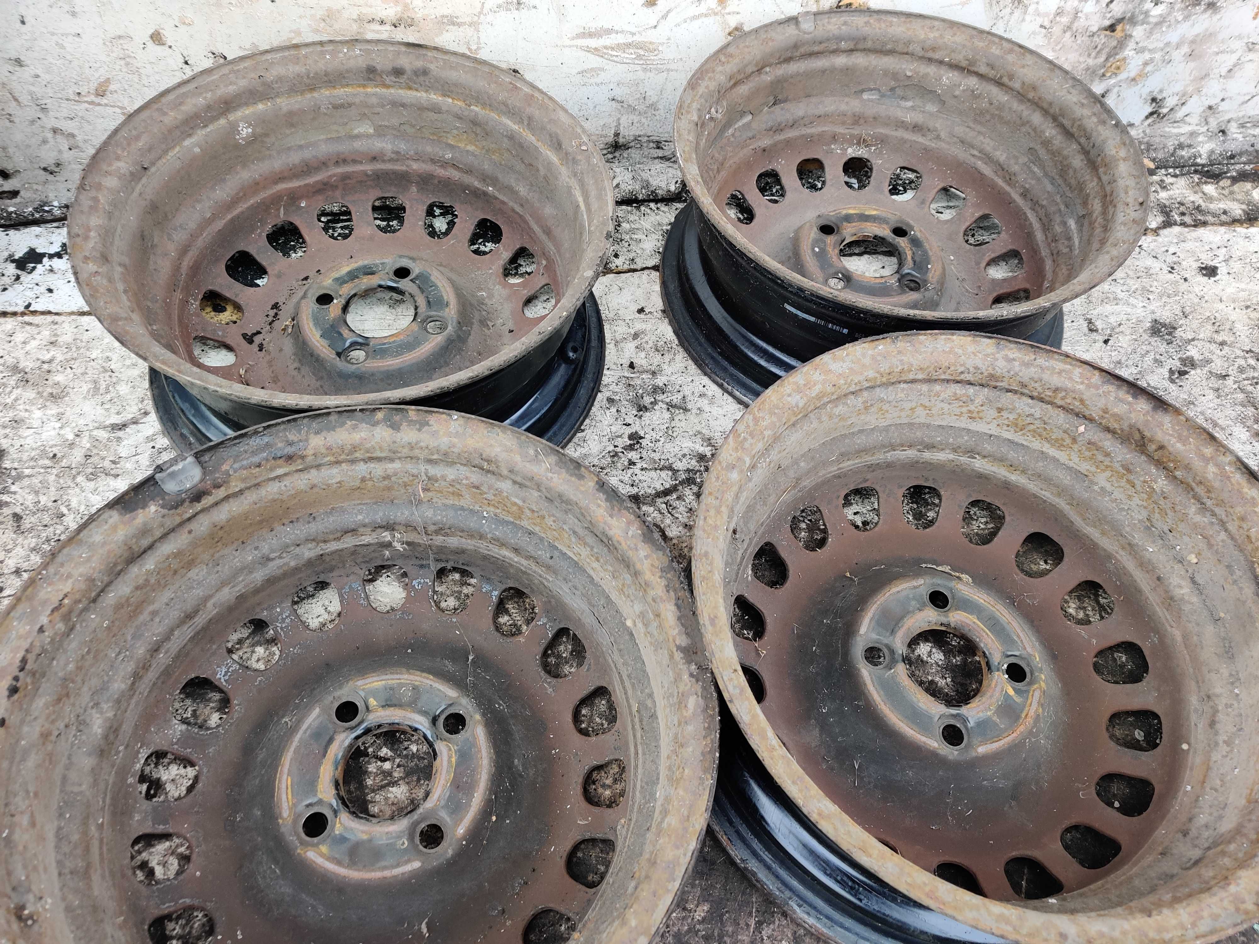 Felgi Stalowe Stalówki Felga  4x100 5 1/2Jx14 ET39 Opel Corsa D