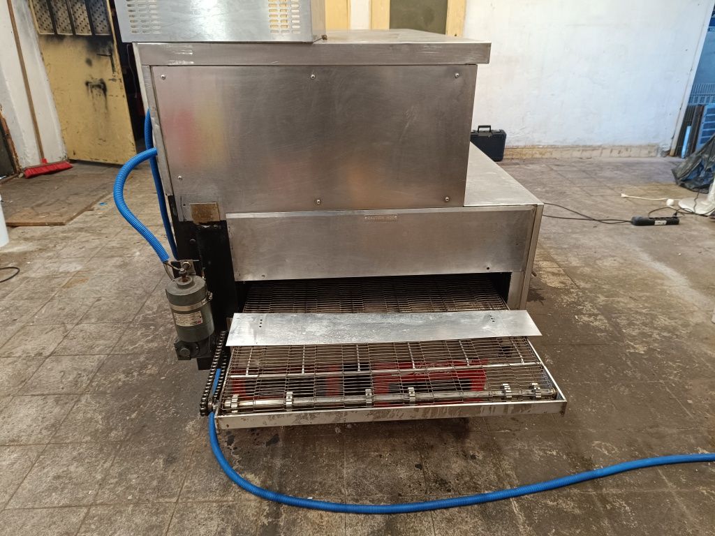 Piec przelotowy elektryczny do Pizzy Midlleby Marshall