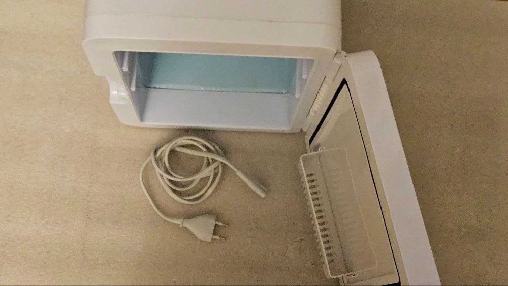 Холодильник для косметики B.FRIDGE із дзеркалом 6 літрів білий