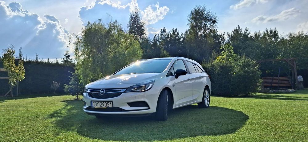 Opel Astra Opel Astra V 2016 kombi,  HAK