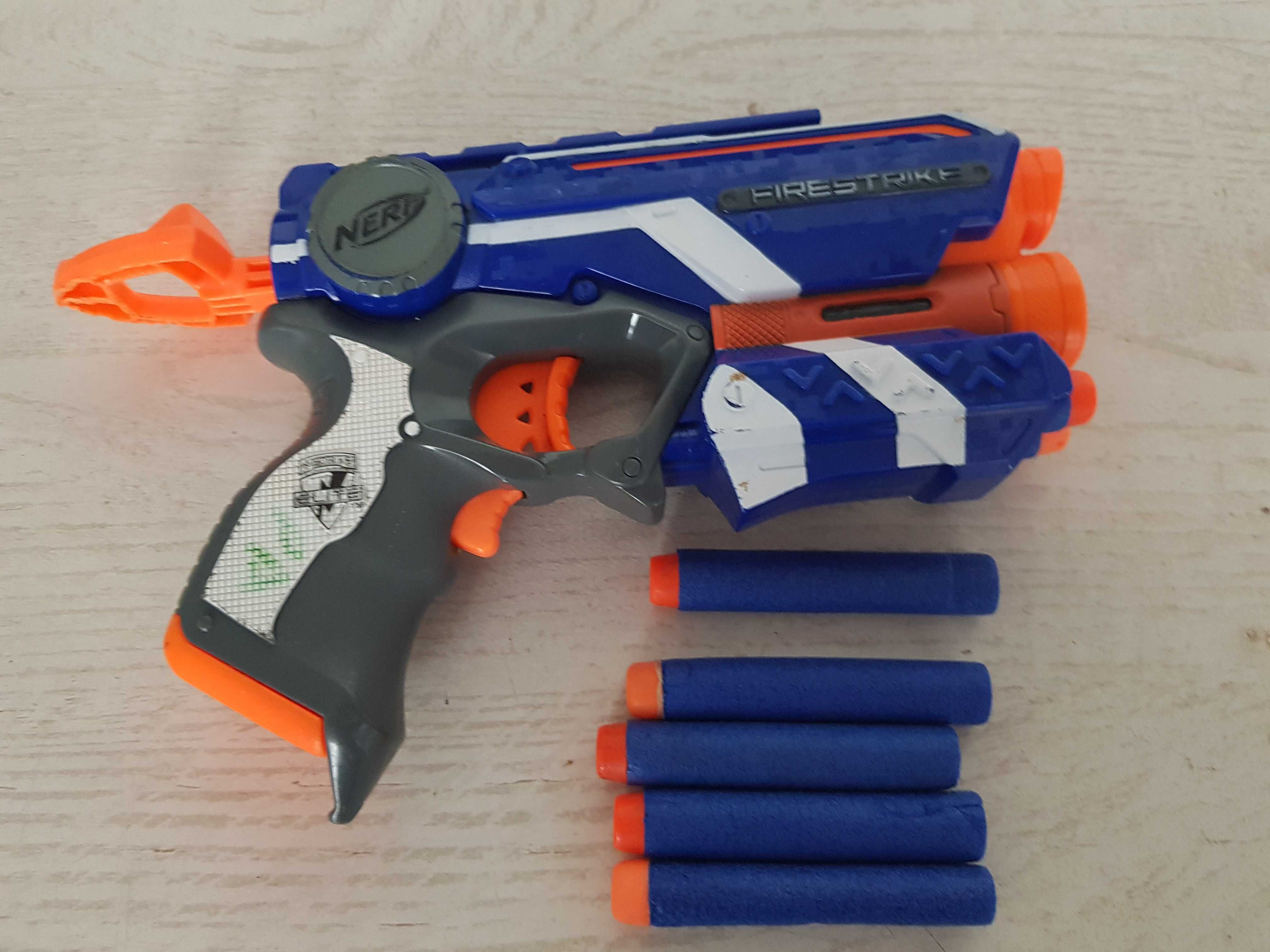 Nerf Firestrike pistolet