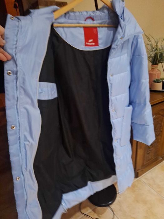 Продам жіночий суперпуховик ( наповнення пух-перо) блакитного коліру.