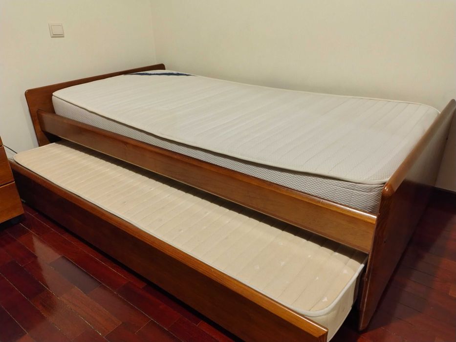 Cama de solteiro (dupla) da Cerne usada