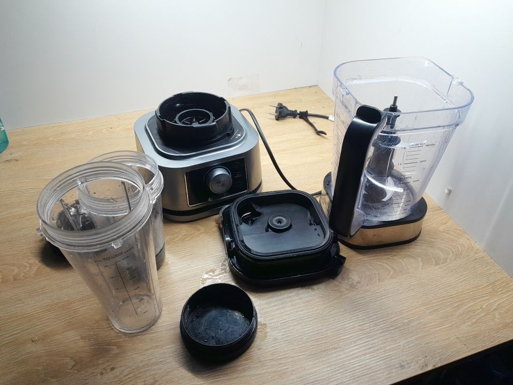 Blender ninja 1200w cb350eu 3 w 1 mocny, pęknięty jeden pojemnik