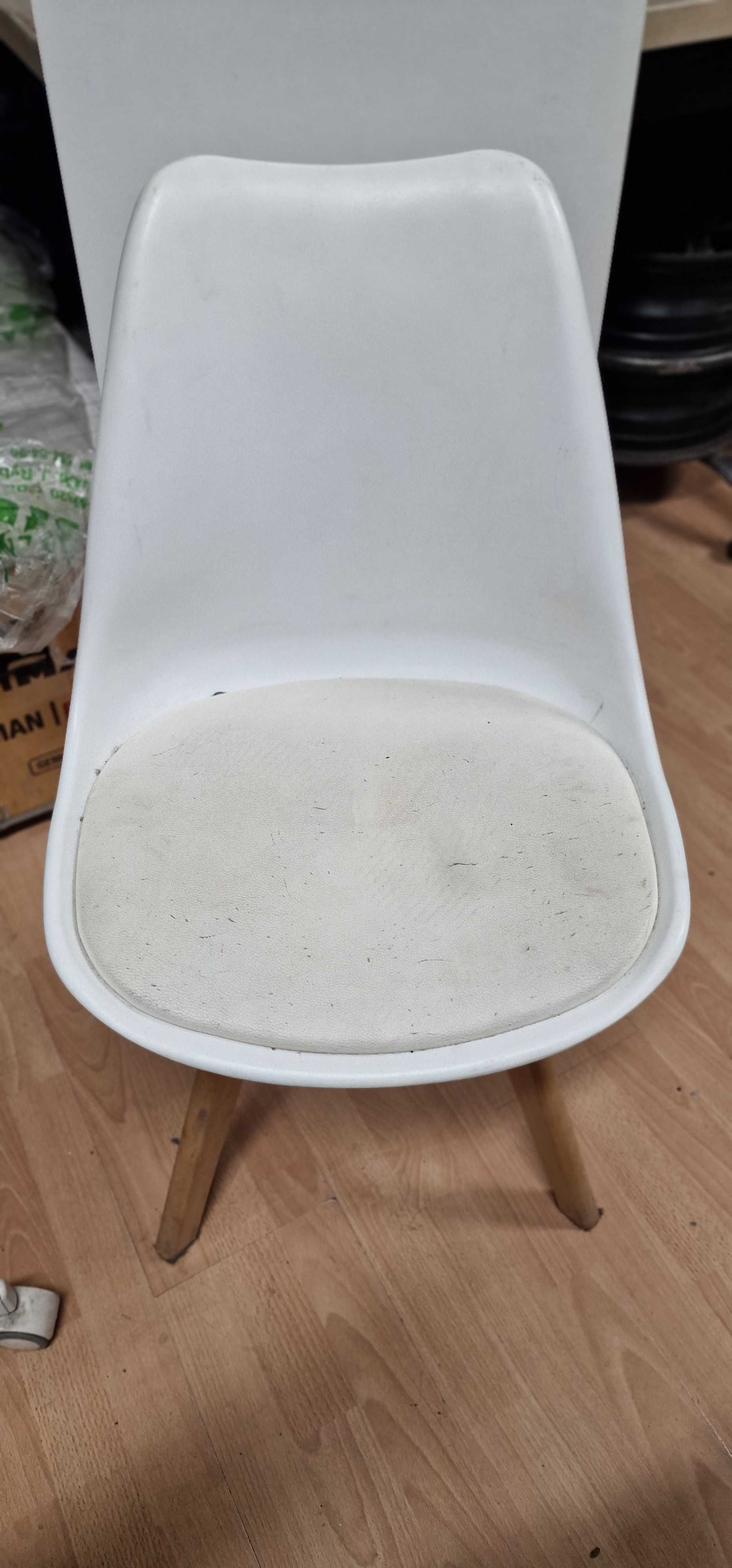 Krzeslo białe Ikea