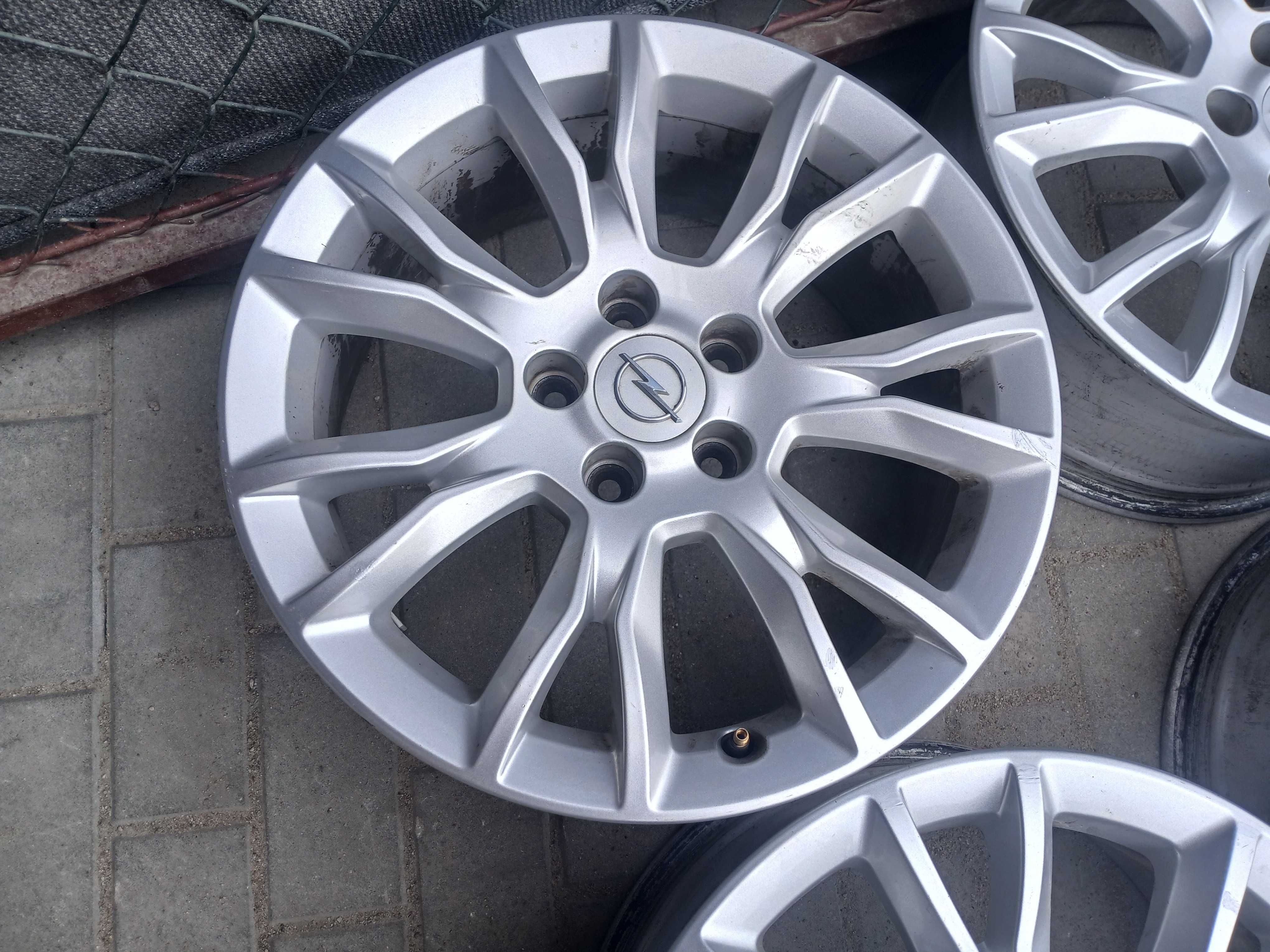 4x felgi R17 5x110 Opel Astra H Zafira Meriva Vectra C Saab
