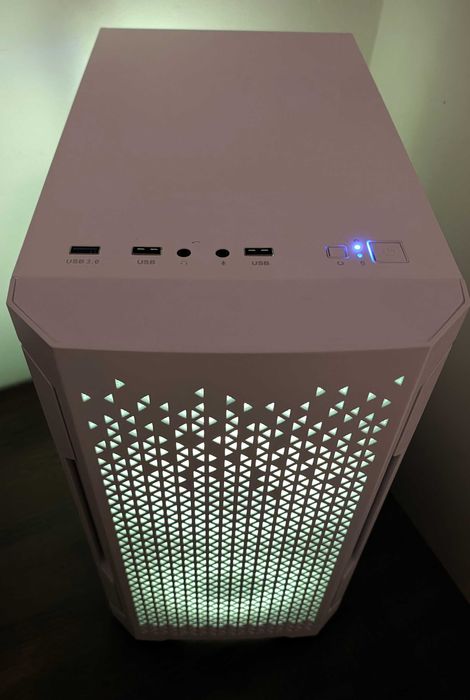 Ryzen 5 3600, RX Vega 56 8GB, 16GB RAM, SSD - komputer do gier z RGB