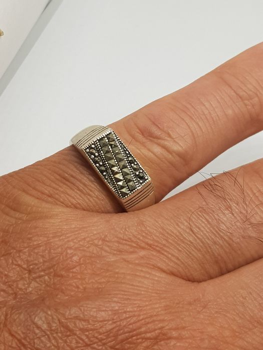 Srebrny sygnet z markazytami srebro 925 Rozmiar 26