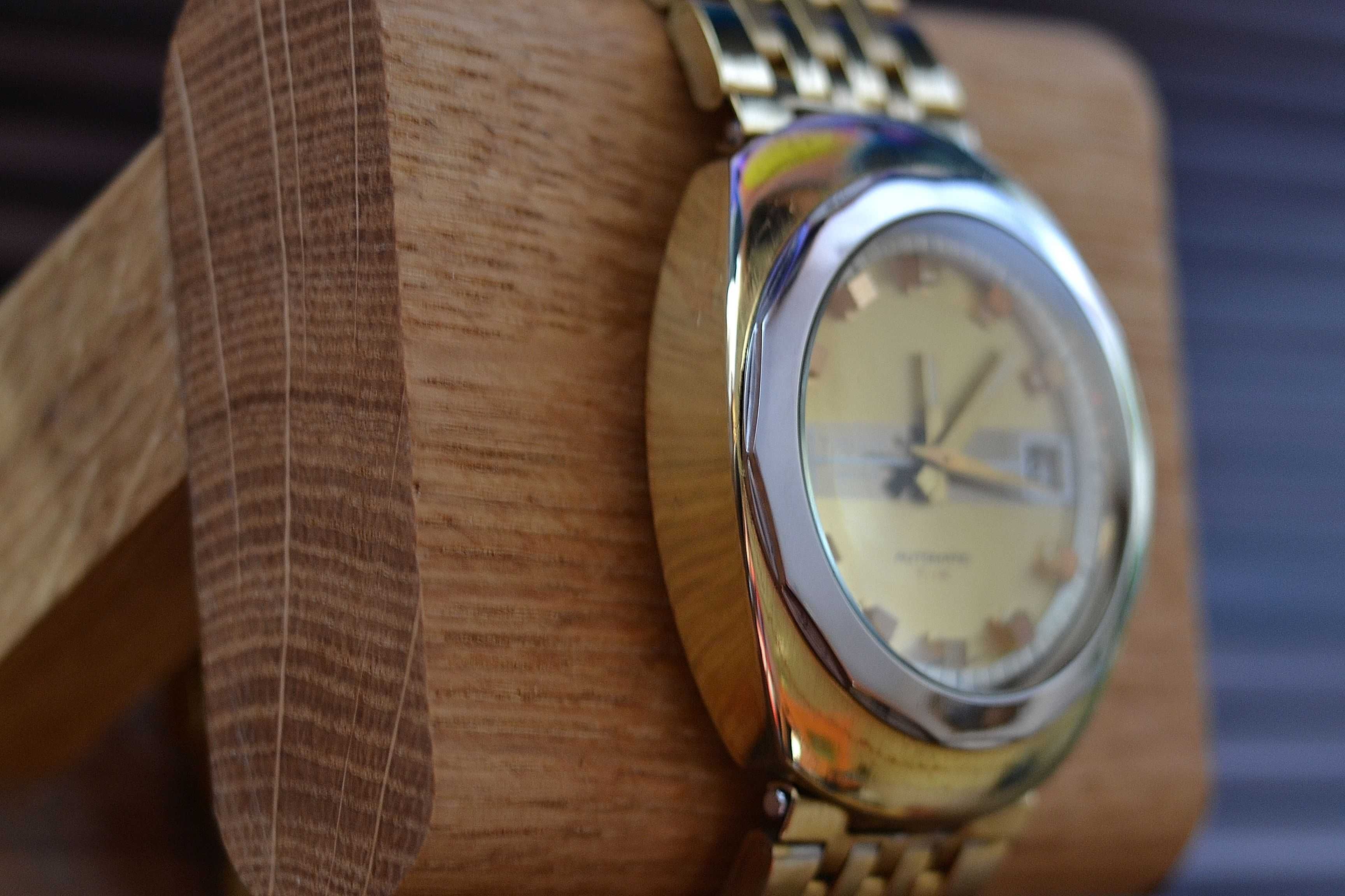 Sliczny zegarek meski, vintage - TISSOT T-12