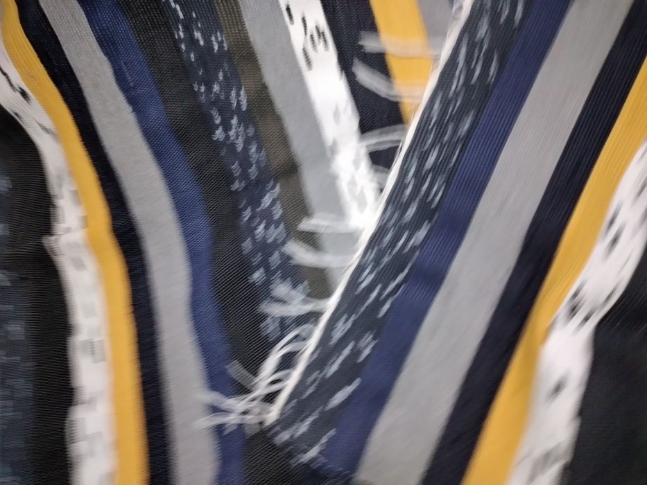 Carpete às riscas nova