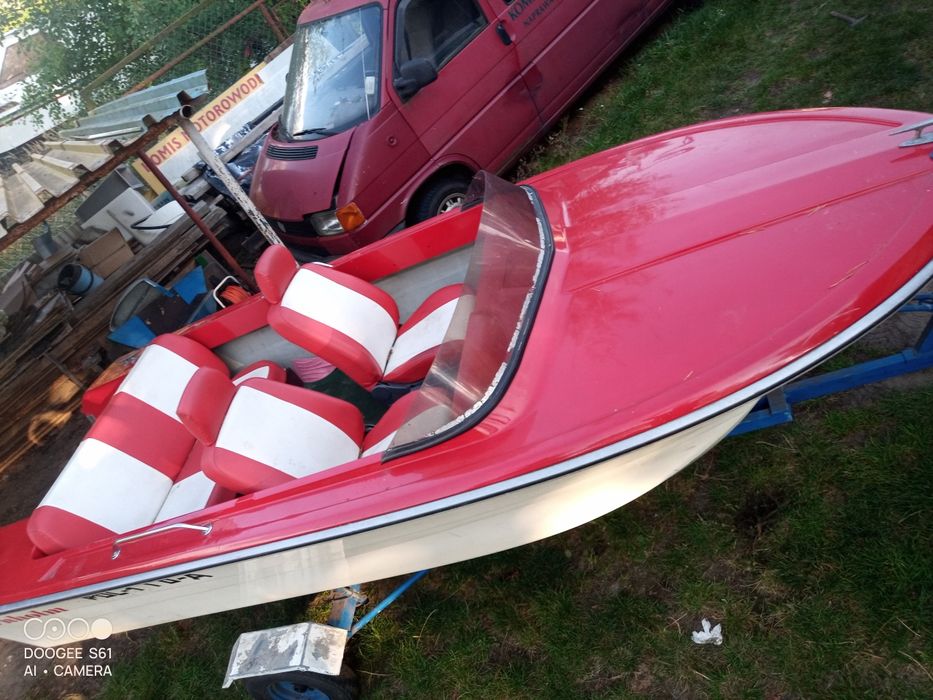 Łódź motorowa jacht motorówka