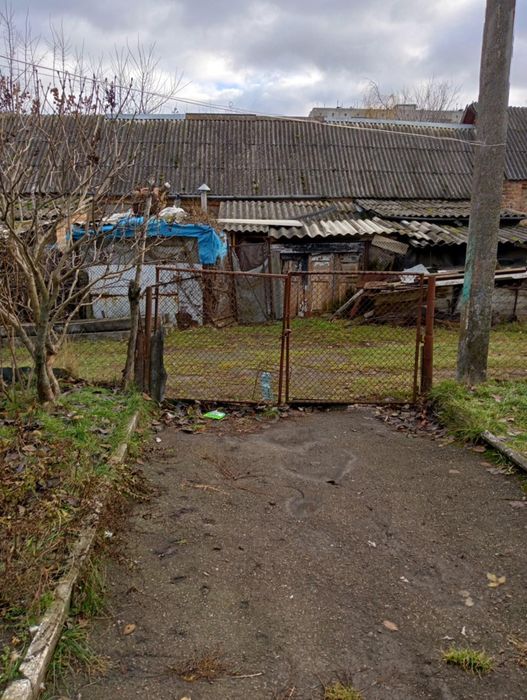 Продам будинок  квартиру з своїм власним двором в с.Центральне