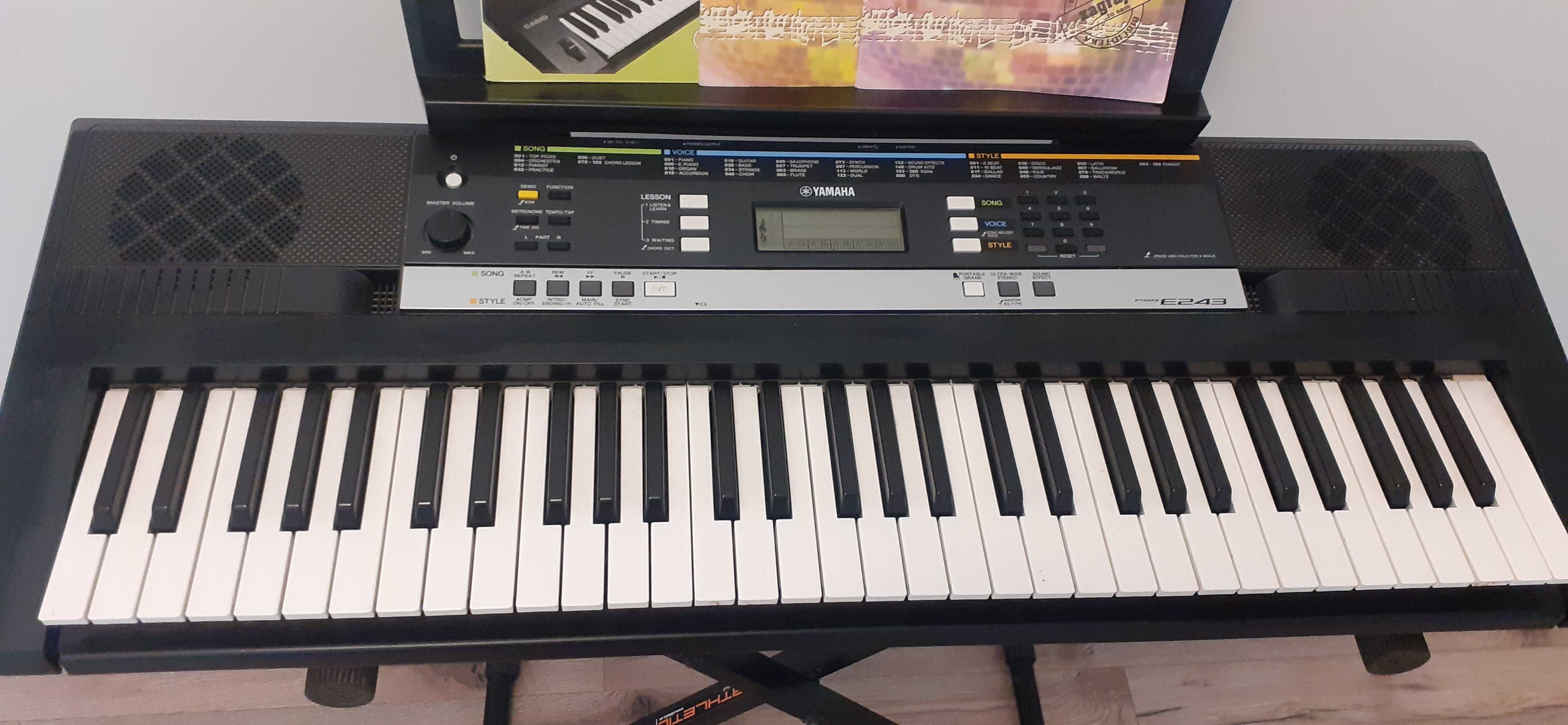 Keyboard yamaha psr E 243