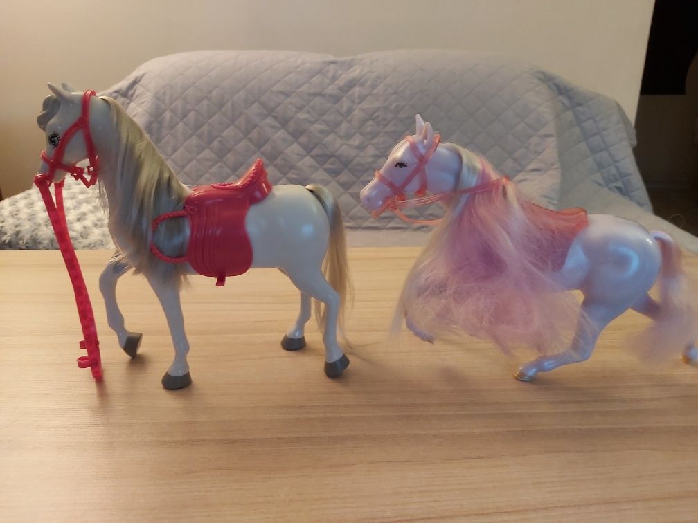 Konie Barbie różne