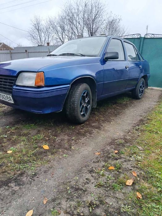 Продам автомобіль Opel Kadett 1,6