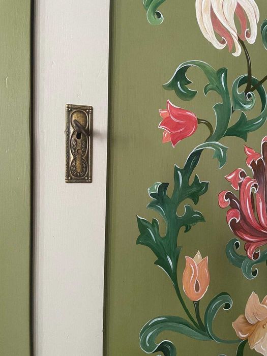 Szafa sosnowa, stara, ręcznie malowana, rezerwacja