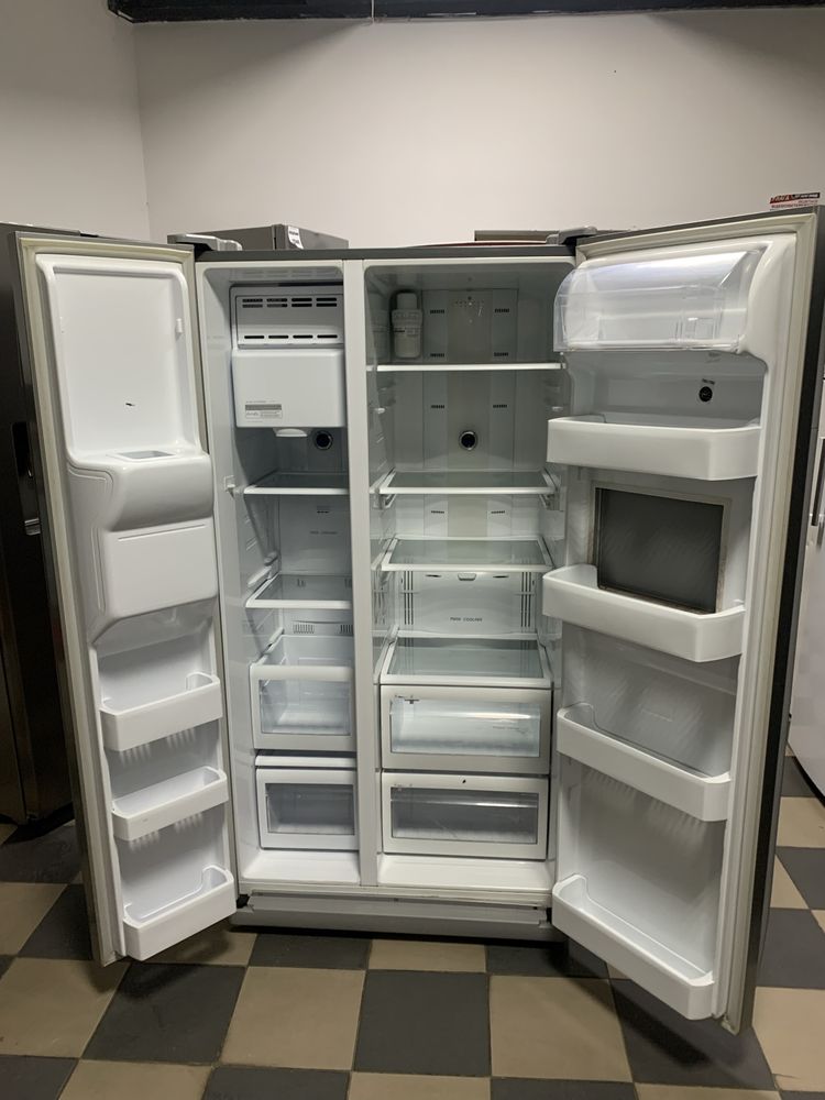 Холодильник Samsung  Side-by-Side 411