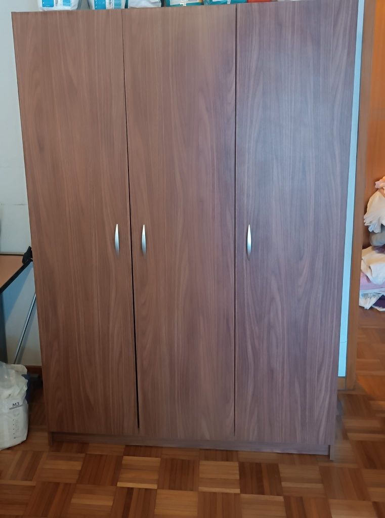 Roupeiro + cómoda